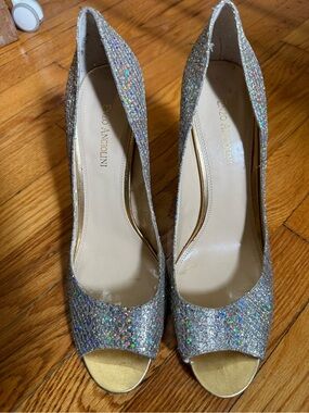 Enzo Angiolini Silver Glitter Open-Toe Pumps